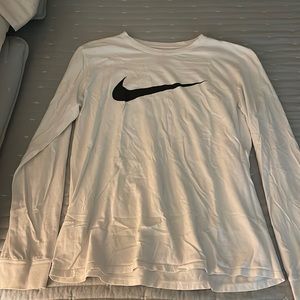 L Nike long sleeve